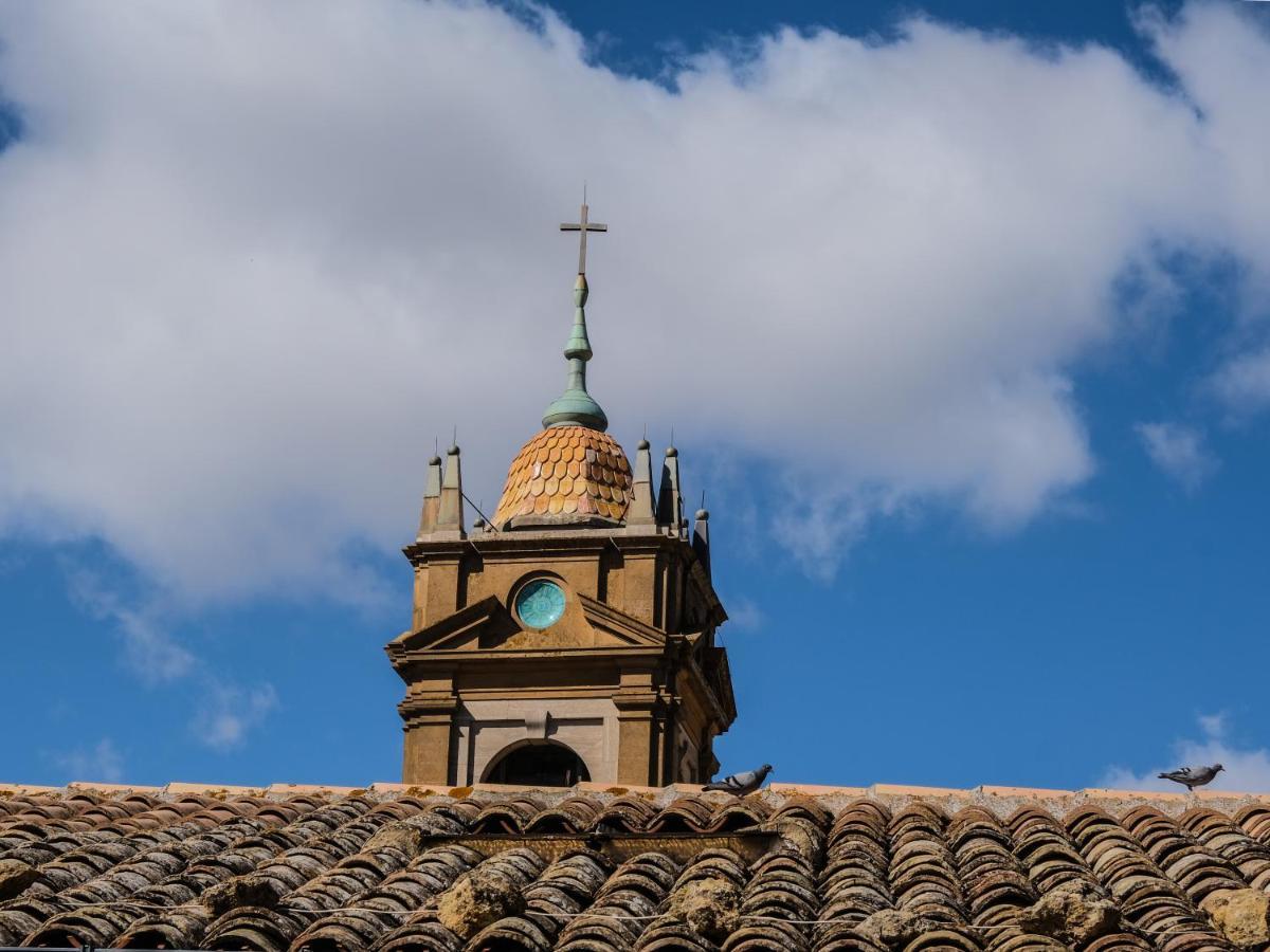 Апартаменты I Colori Della Sicilia Noblesse Кальтаджироне Экстерьер фото